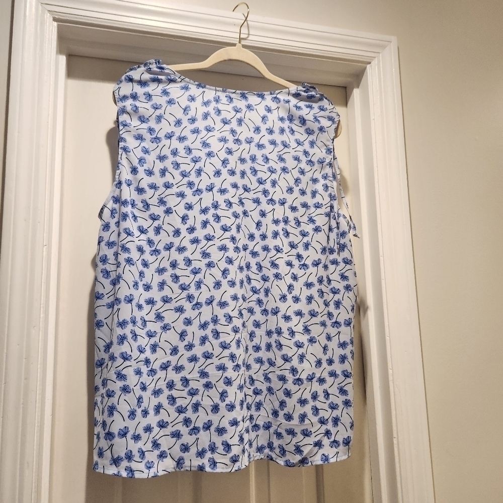 PaperMoon blue floral spring blouse Women's size 2X NWT - Picture 3 of 7